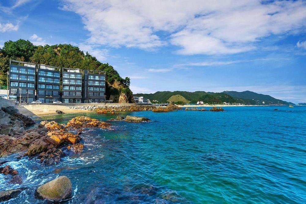 The Great Ocean Pension Gangneung Bagian luar foto